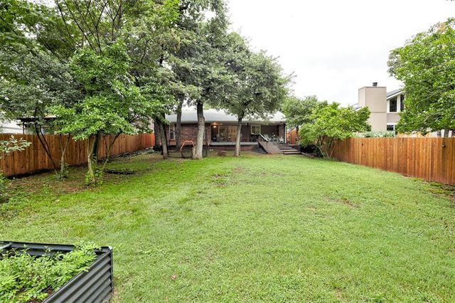 2004 Pine Oak Drive, Edmond, OK 73013