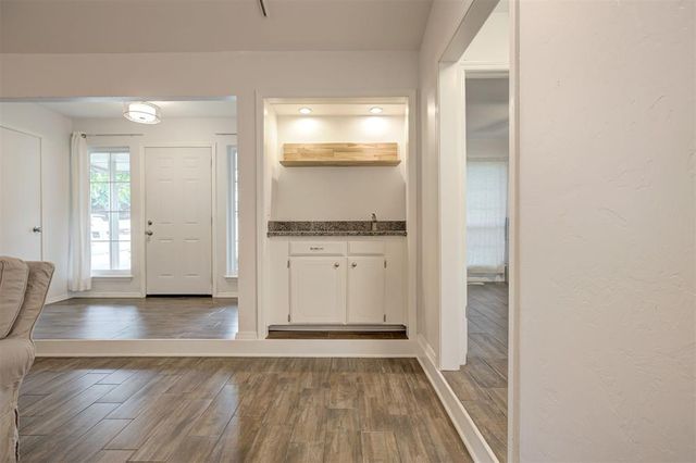 2004 Pine Oak Drive, Edmond, OK 73013