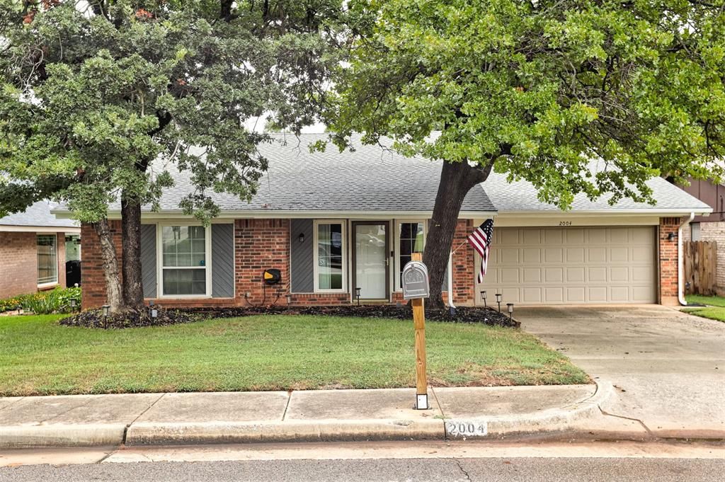 2004 Pine Oak Drive, Edmond, OK 73013