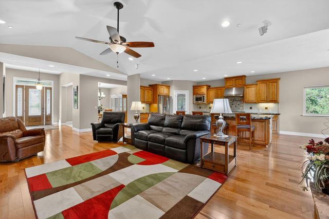 4554 Cross Creek Rd, Cool, CA 95614