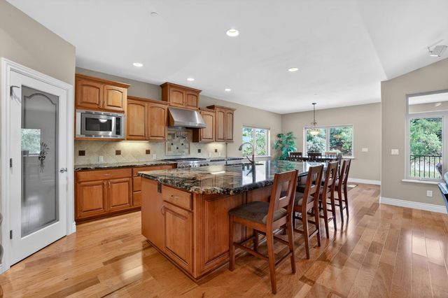 4554 Cross Creek Rd, Cool, CA 95614