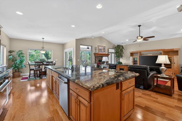 4554 Cross Creek Rd, Cool, CA 95614