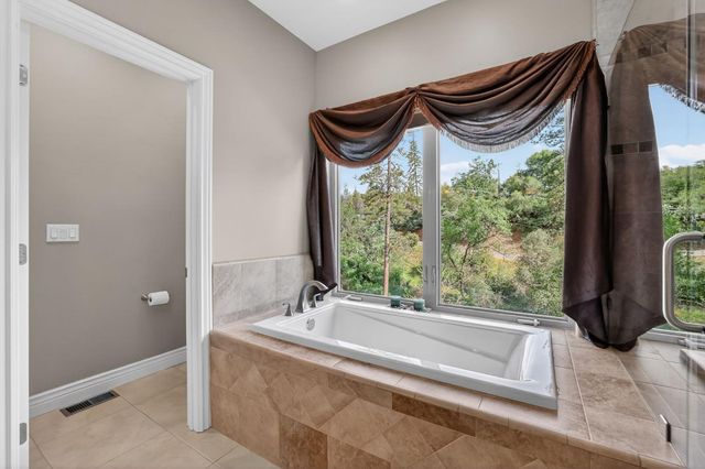 4554 Cross Creek Rd, Cool, CA 95614