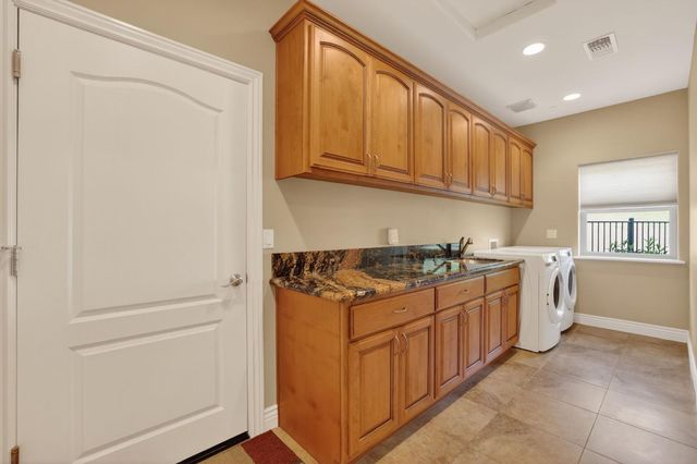 4554 Cross Creek Rd, Cool, CA 95614