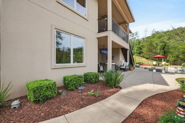 4554 Cross Creek Rd, Cool, CA 95614