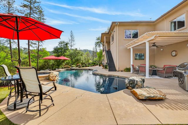 4554 Cross Creek Rd, Cool, CA 95614