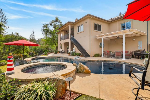 4554 Cross Creek Rd, Cool, CA 95614