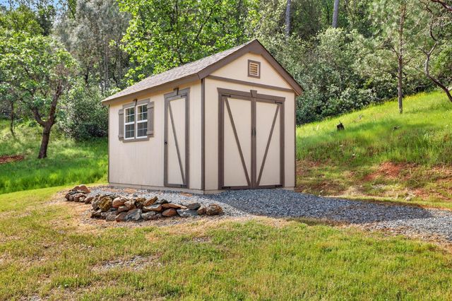 4554 Cross Creek Rd, Cool, CA 95614