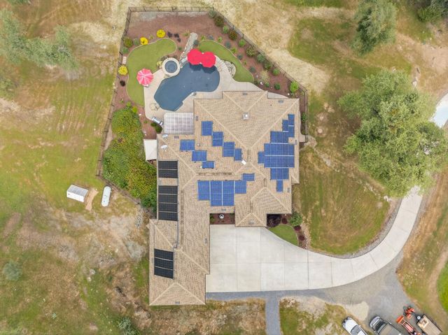 4554 Cross Creek Rd, Cool, CA 95614