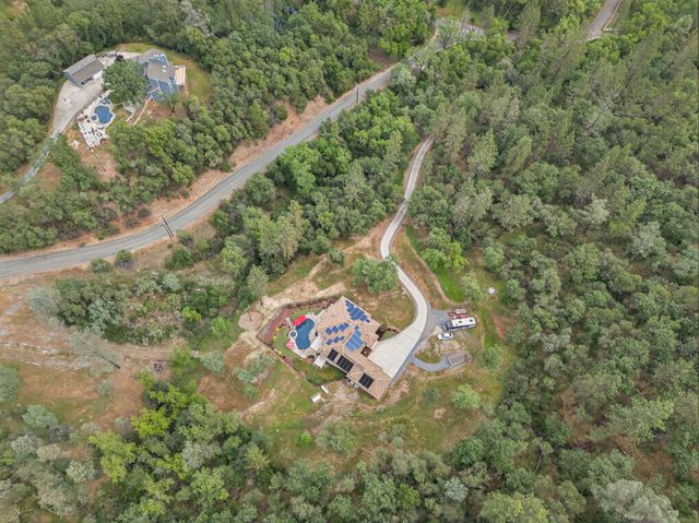 4554 Cross Creek Rd, Cool, CA 95614