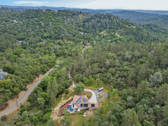 4554 Cross Creek Rd, Cool, CA 95614