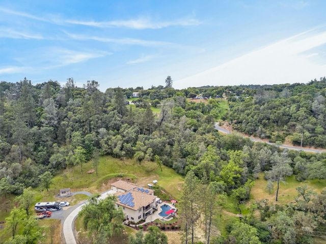 4554 Cross Creek Rd, Cool, CA 95614