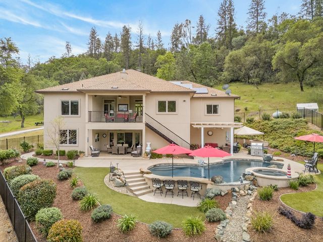 4554 Cross Creek Rd, Cool, CA 95614