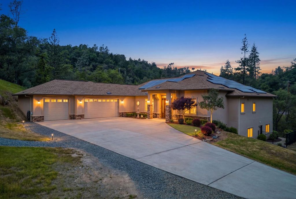 4554 Cross Creek Rd, Cool, CA 95614