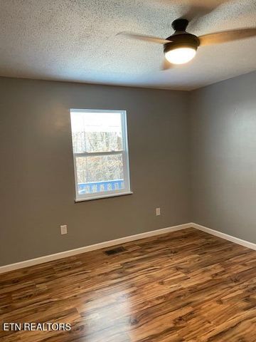 125 Walnut Lane, Oneida, TN 37841