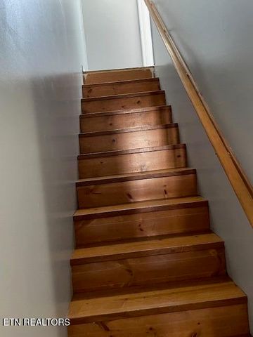 125 Walnut Lane, Oneida, TN 37841