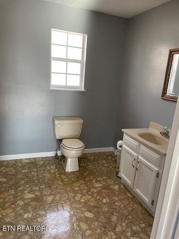 125 Walnut Lane, Oneida, TN 37841