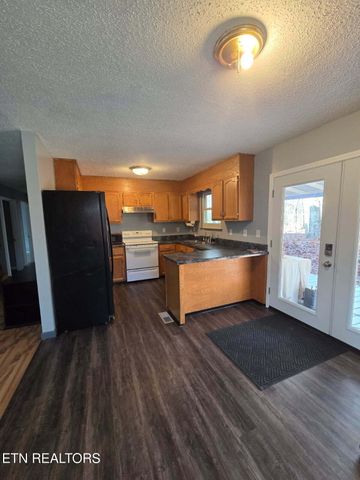 125 Walnut Lane, Oneida, TN 37841