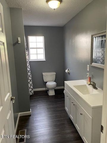 125 Walnut Lane, Oneida, TN 37841