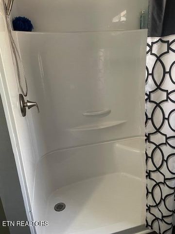 125 Walnut Lane, Oneida, TN 37841