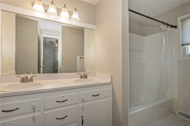 33320 Outley Park Drive, Solon, OH 44139