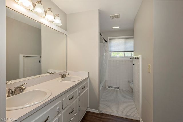 33320 Outley Park Drive, Solon, OH 44139