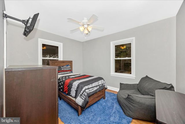 9711 CHAPELWOOD LN, Hagerstown, MD 21740