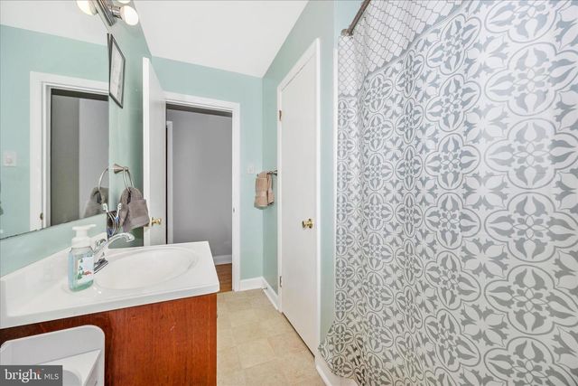 9711 CHAPELWOOD LN, Hagerstown, MD 21740