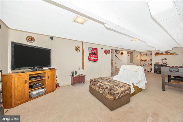 9711 CHAPELWOOD LN, Hagerstown, MD 21740