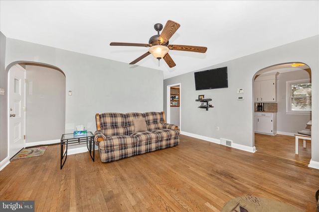 9711 CHAPELWOOD LN, Hagerstown, MD 21740