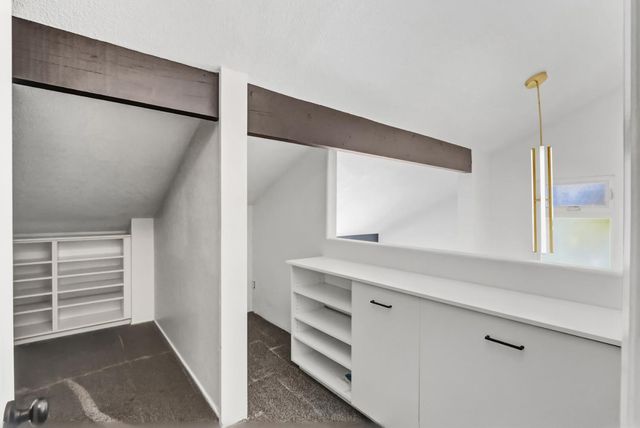 6481 Lake Park Dr, Sacramento, CA 95831