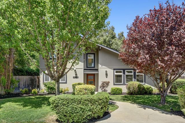 6481 Lake Park Dr, Sacramento, CA 95831