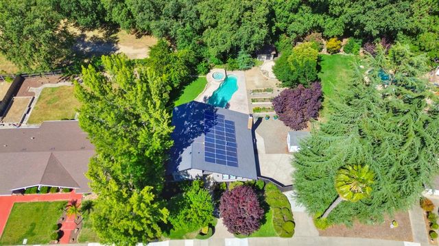 6481 Lake Park Dr, Sacramento, CA 95831