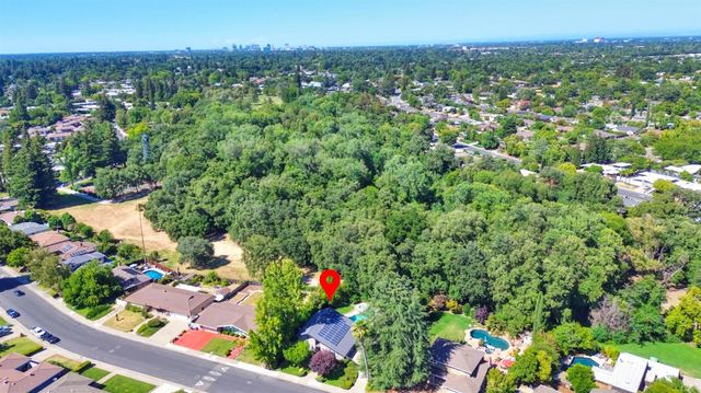 6481 Lake Park Dr, Sacramento, CA 95831