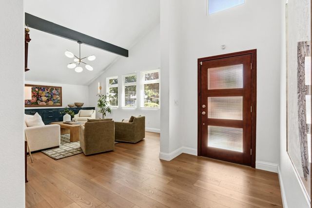 6481 Lake Park Dr, Sacramento, CA 95831