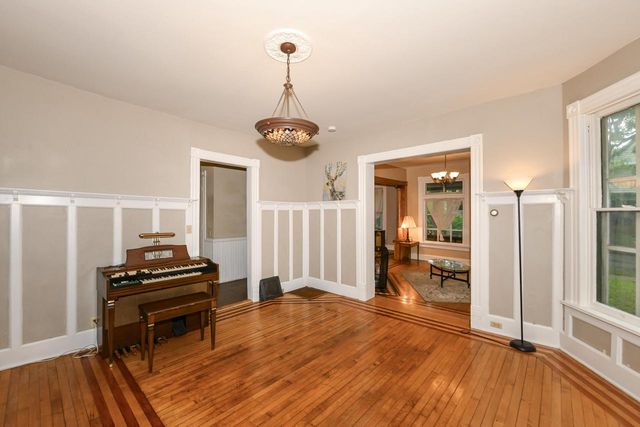 933 N 34th STREET, Milwaukee, WI 53208