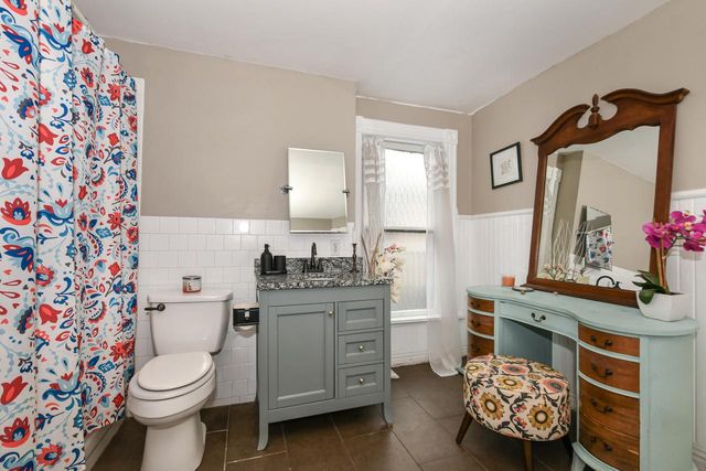 933 N 34th STREET, Milwaukee, WI 53208
