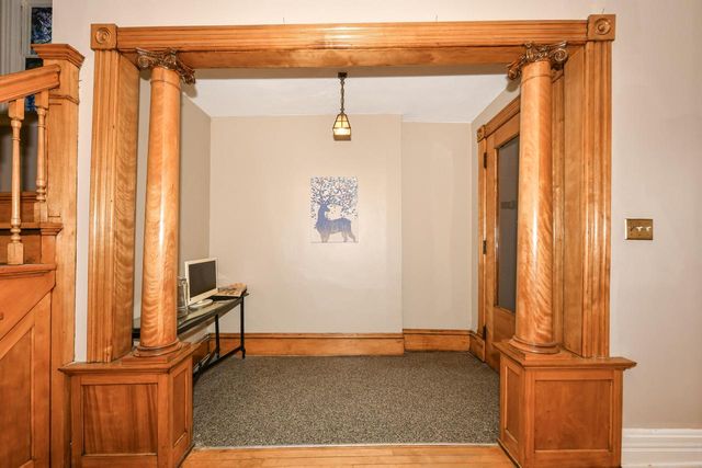 933 N 34th STREET, Milwaukee, WI 53208