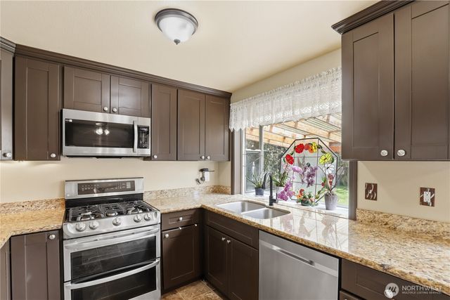 12519 SE 277th Place, Kent, WA 98030