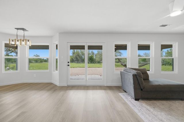 25429 Cove DR, Spicewood, TX 78669