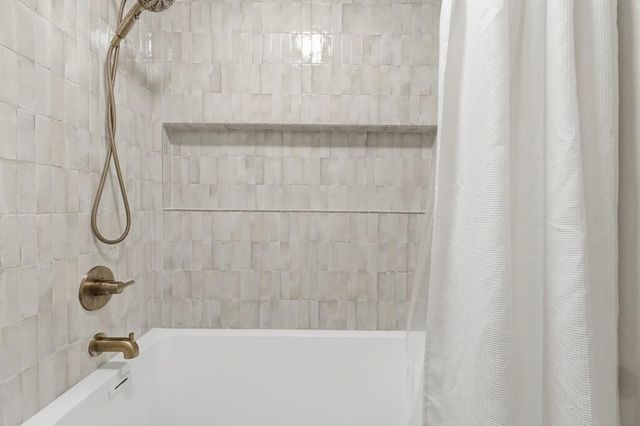 25429 Cove DR, Spicewood, TX 78669