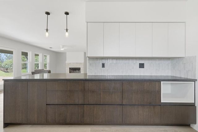 25429 Cove DR, Spicewood, TX 78669