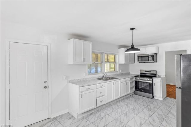 2220 Bradley Street, Greensboro, NC 27406