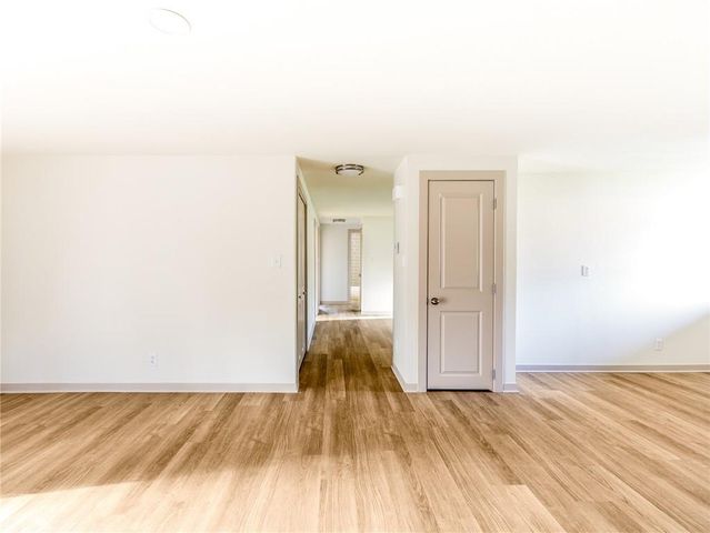 7417 N Highland Avenue, Gladstone, MO 64118