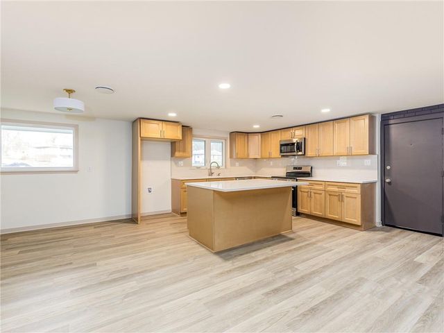 7417 N Highland Avenue, Gladstone, MO 64118