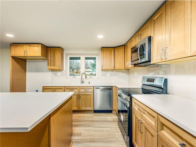 7417 N Highland Avenue, Gladstone, MO 64118