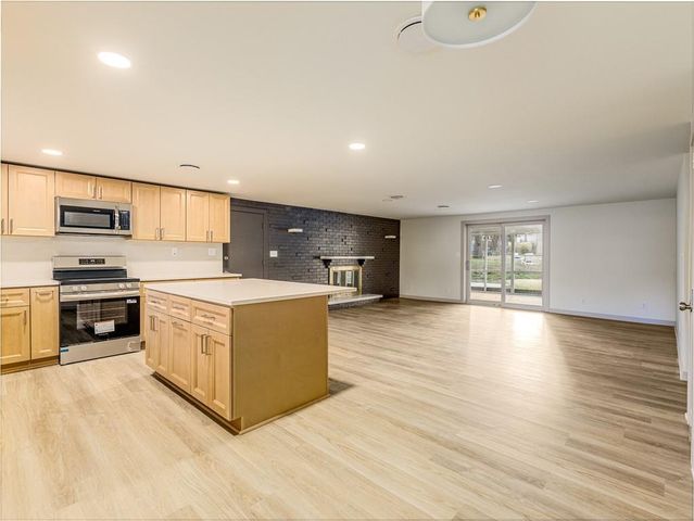 7417 N Highland Avenue, Gladstone, MO 64118