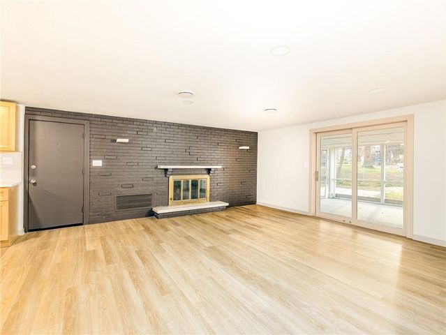 7417 N Highland Avenue, Gladstone, MO 64118