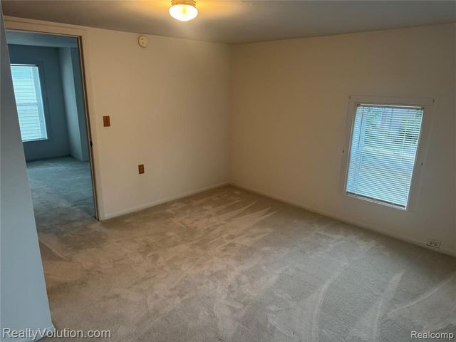 727 W Park Street, Lapeer, MI 48446