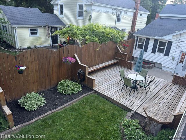 727 W Park Street, Lapeer, MI 48446